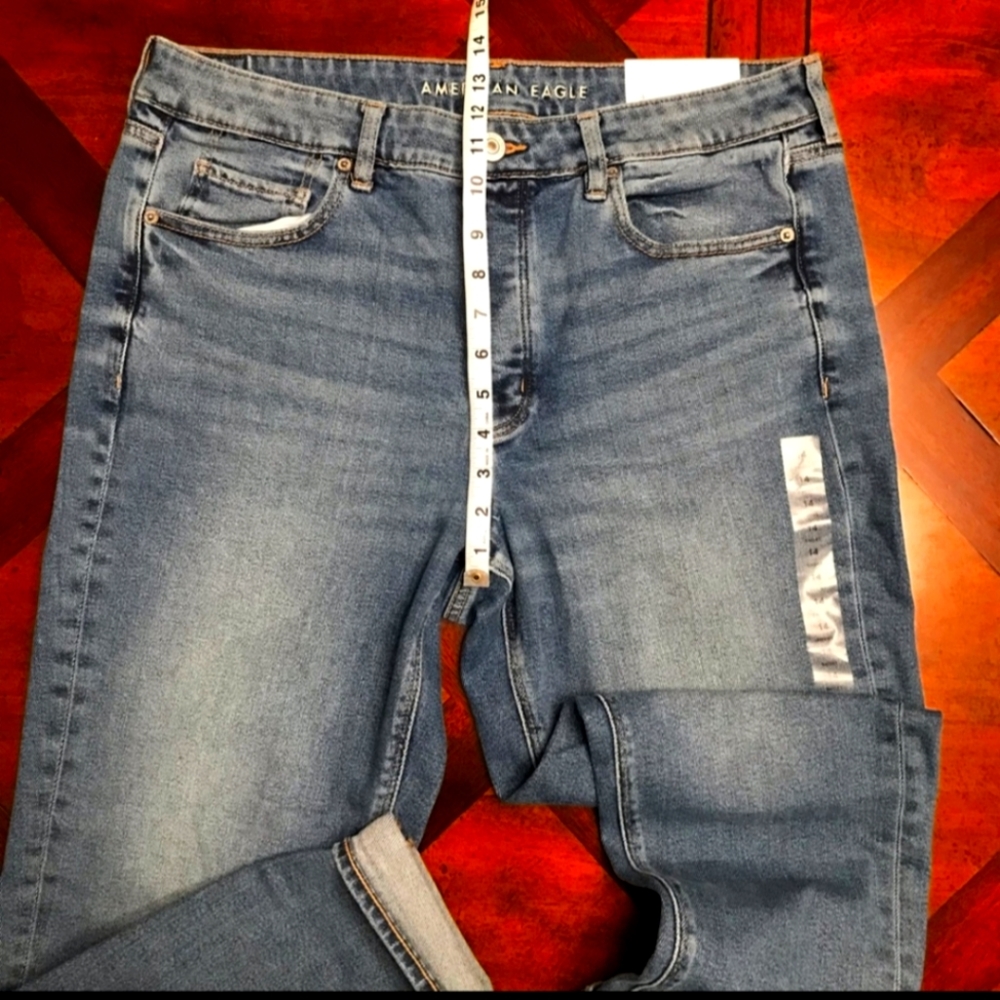 AE Stretch Low-Rise Tomgirl Jean